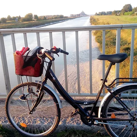 Oda ve Kahvaltı La Jacotiere Pontorson